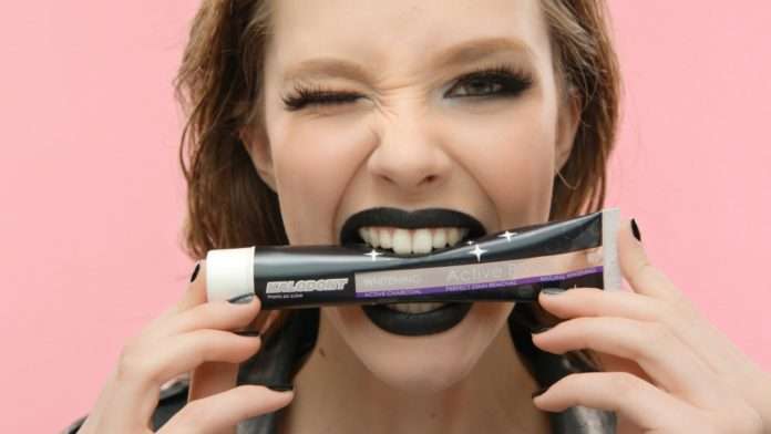 1. Kalodont_Active Black_