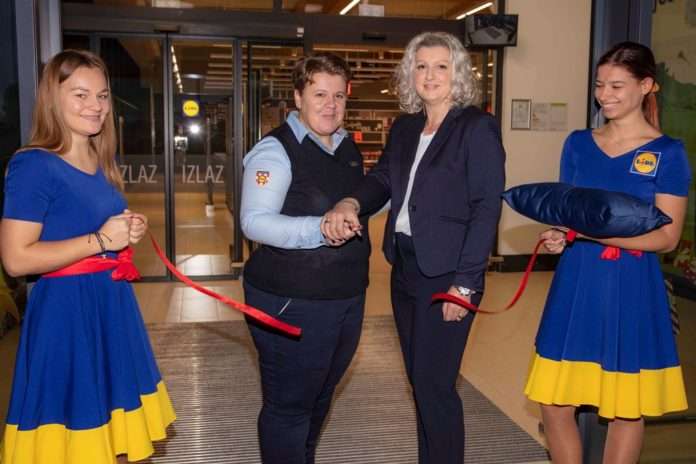 Voditeljica trgovine Valentina Trubelja i regionalna voditeljica prodaje Božica Sokol