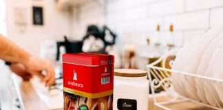 Ovih blagdana darujte sebe i druge novom limenkom Arabesca Minas kave