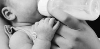 Globalne tvrtke pomažu SAD-u isporukama adaptiranog mlijeka