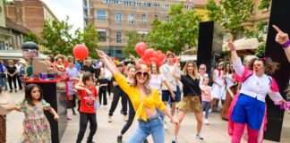 Flash mobom, donacijom i nagradnom igrom Konzum nastavio s proslavom 65 godina