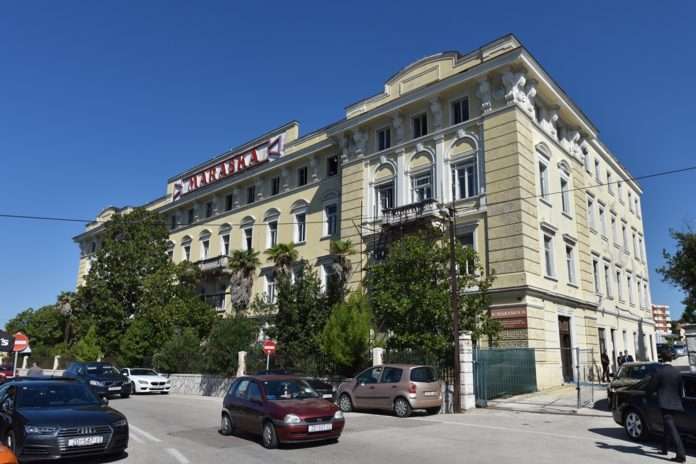 PXL_220916_14235821