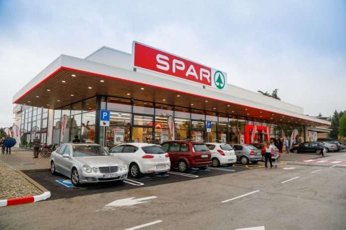 Svečano otvoren potpuno preuređen SPAR u Bjelovaru (4)