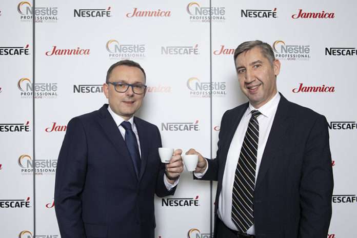 foto sasa cetkovic Siniša Mužić, predsjednik Uprave Jamnice i Laurentiu-Florin Dimitriu, generalni direktor kompanije Nestlé za Hrvatsku, Sloveniju i Bosnu i Hercegovinu