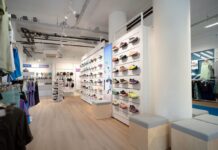 Hrvatska tvrtka SWOODA dizajnirala prvu trgovinu opremljenu materijalima od recikliranih tenisica