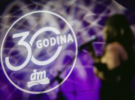 dm okuplja pojedince i organizacije s ciljem stvaranja povezanije i održivije zajednice