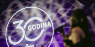 dm okuplja pojedince i organizacije s ciljem stvaranja povezanije i održivije zajednice